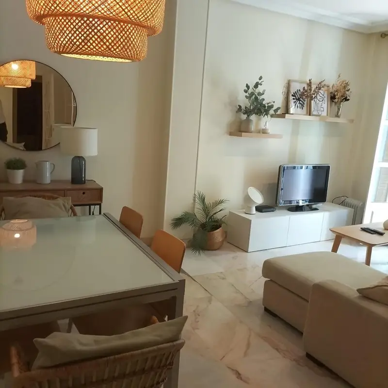 Piso Amueblado en Triana Sevilla 108m2 3 Dormitorios