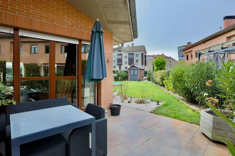Venta Chalet con Terraza en Alegría -  Ascensor, Habitaciones con Baño
