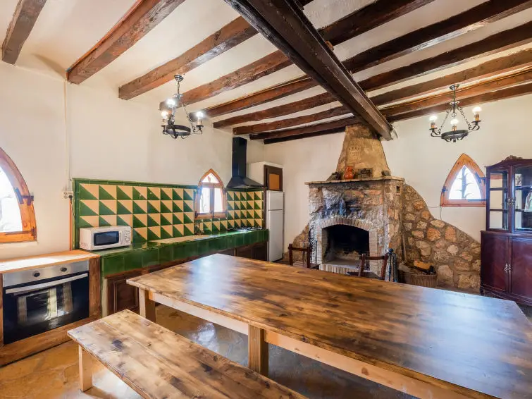Casa Rural con Piscina para 20 Adultos El Catllar