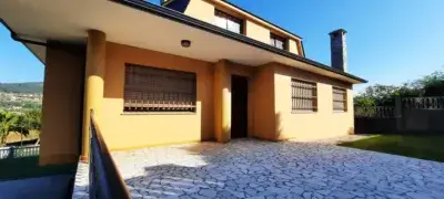 Chalet en venta en Arteixo