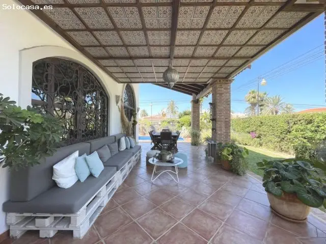 Villa en Torrevieja 5 Dormitorios 4 Baños Jardin Piscina