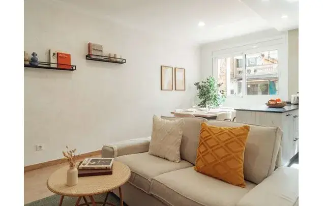 Habitaciones en piso compartido en Barcelona 89m2
