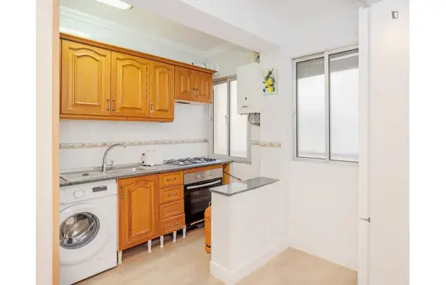 Rent 4 bedroom apartment in Jerez