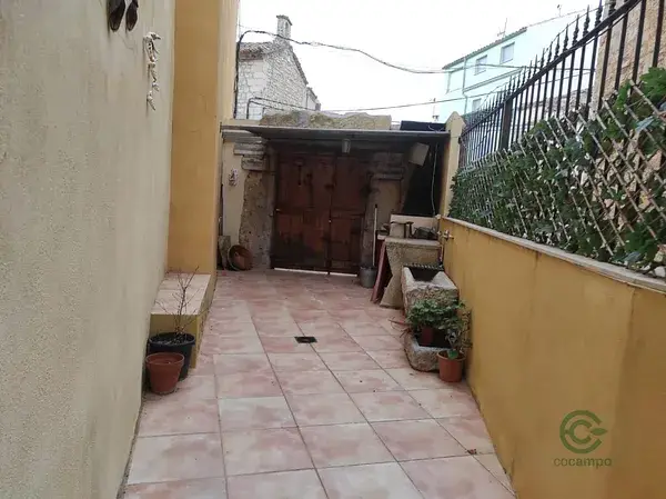 Casa en La Salzadella con Patio y Barbacoa