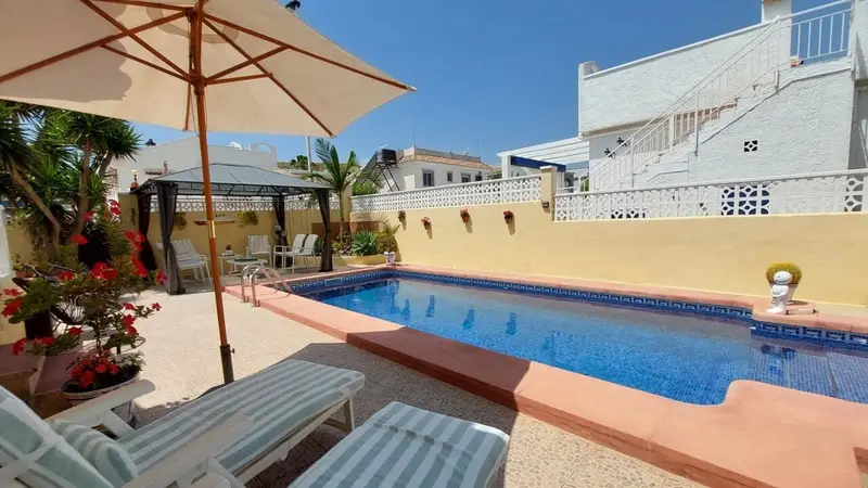 Chalet en Venta Camposol 2 Dormitorios Piscina Privada Lazy Spa