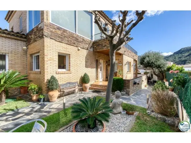 Chalet en Venta en Roses Girona Ideal Familias