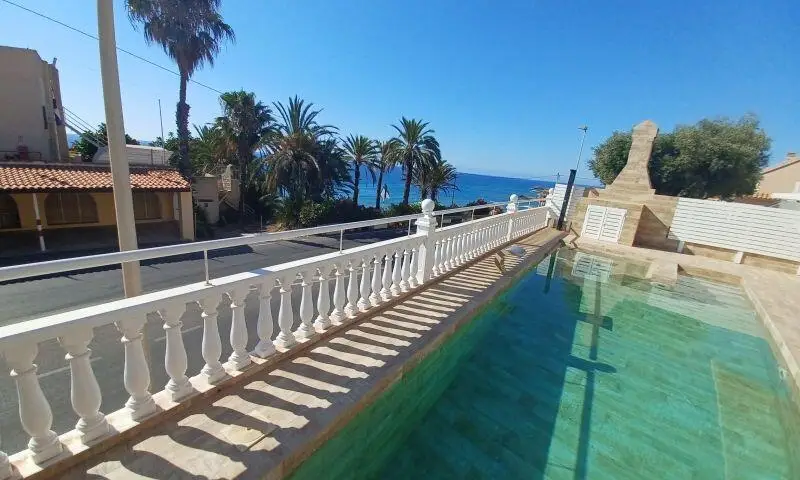 Villa en Torrevieja a 100m del mar con vistas