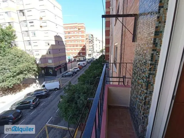 Alquiler piso estudiantes Valencia Algiros 4 habitaciones