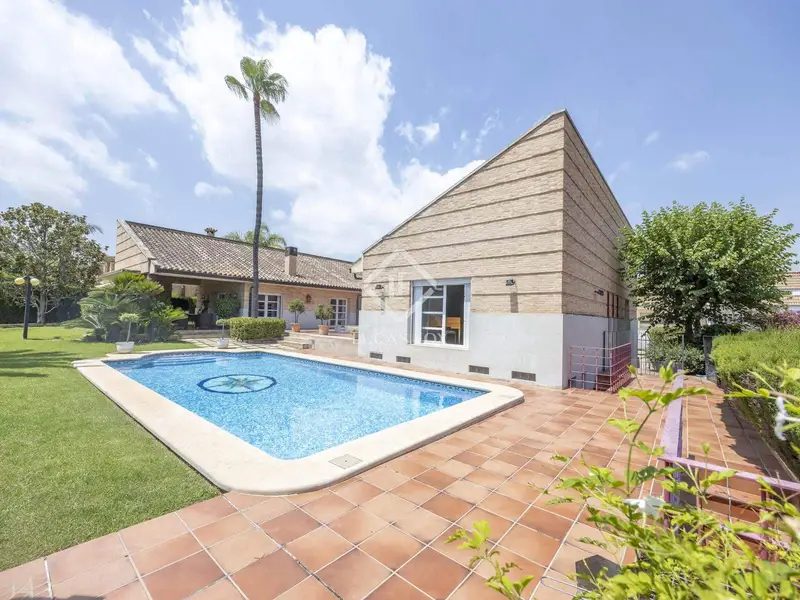 Chalet en Venta Godella Valencia