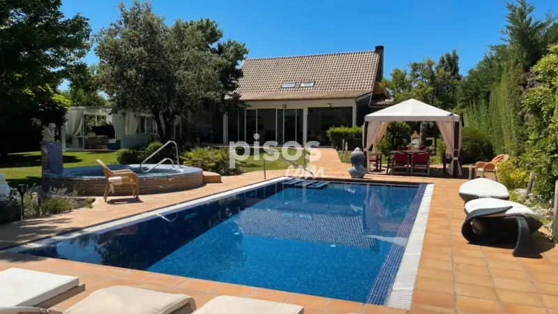 Chalet en alquiler en Boadilla del Monte - Valdecabaña