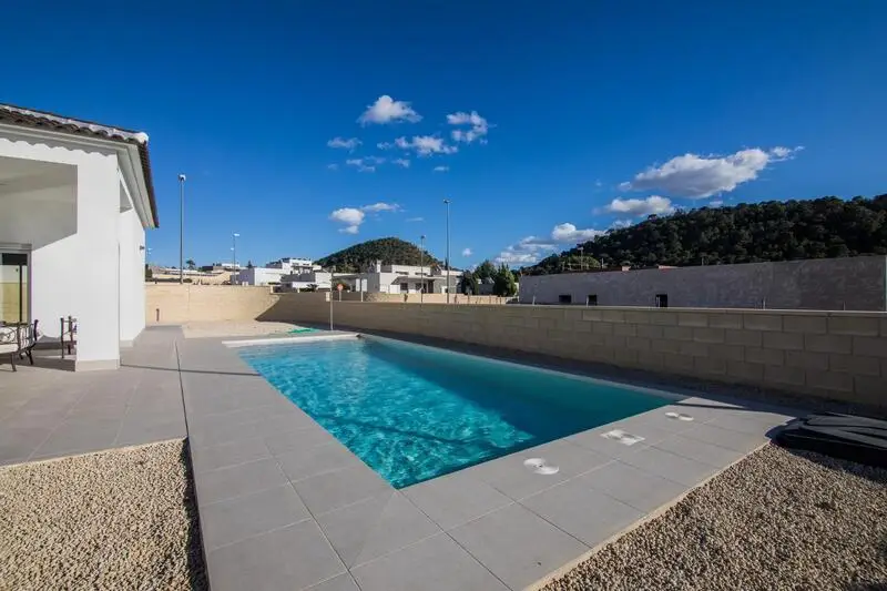 Villa en Pinoso 3 dormitorios 2 banos piscina privada