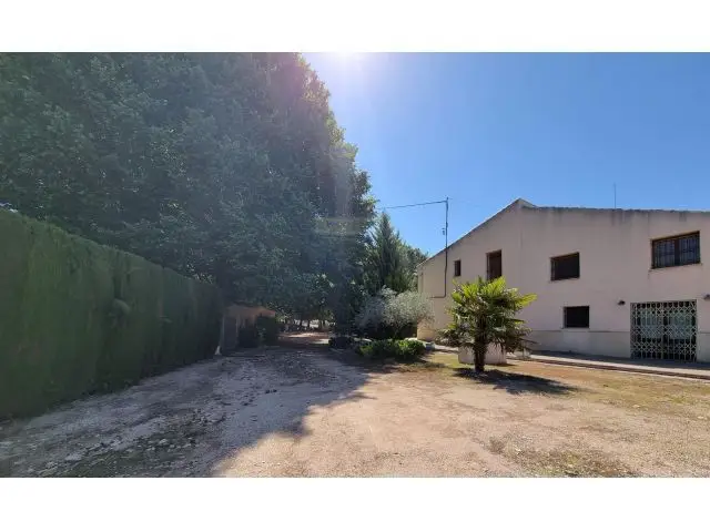 Chalet Independiente en Pinoso con Vistas