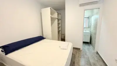 Apartamento en Alquiler Calle Campoamor 1 Dormitorio Amueblado