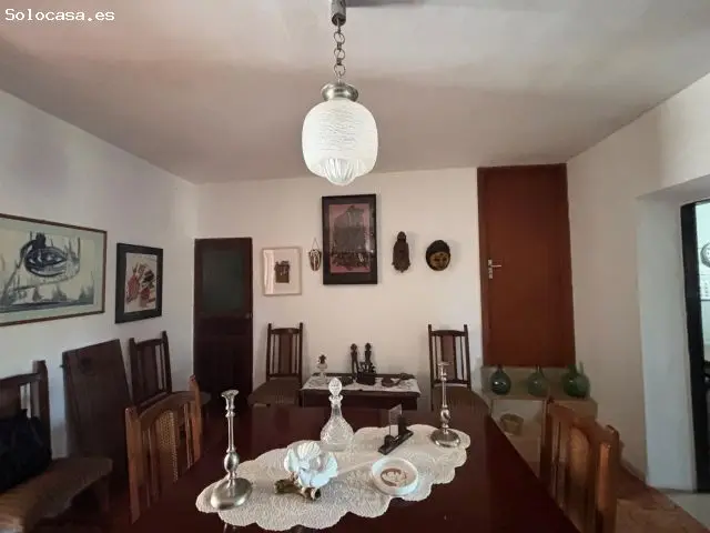 Casa Unifamiliar en Ses Salines: Amplia y Versátil