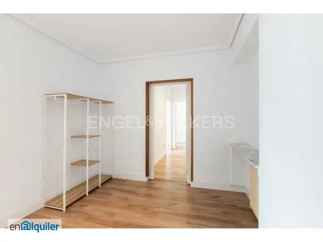 Alquiler piso amueblado ascensor Ciutat vella