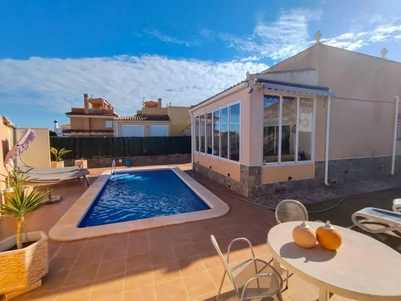 Chalet en Lomas de Cabo Roig Orihuela Costa con Piscina