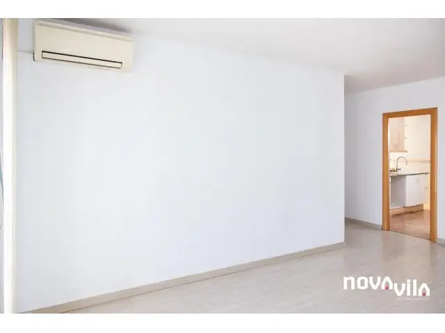 Atico Tres Habitaciones Viladecans Centro Con Ascensor