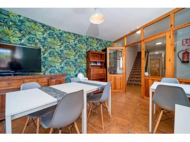 Casa rural con encanto + vivienda en Palomera. No es una casa, es tu plan B convertido en vida. Palomera