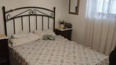 Casa en Venta en Alora: 4 Dormitorios, Terraza 60m2