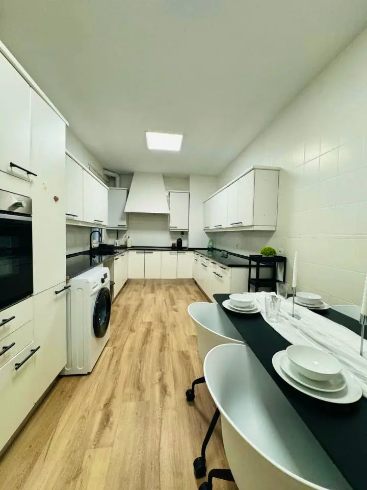 Apartamento 7 Habitaciones Madrid Centro Cerca Metro