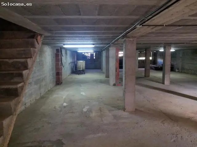 Gran Bajo en Alquiler Coristanco Centro 250m2
