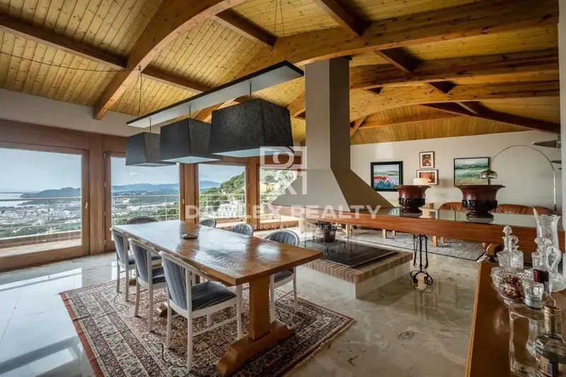 Villa de Lujo en Costa Brava con Vistas al Mar