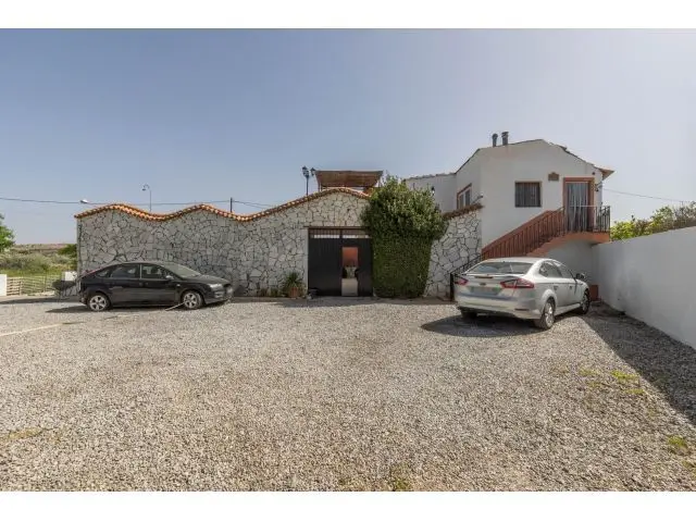 Casa en Guadix con Piscina y Apartamento Turistico