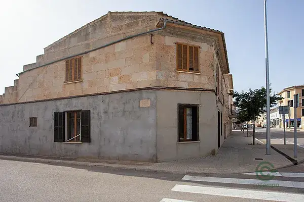 Casa Tradicional en Campos con Terraza y Posibilidad de Ampliacion