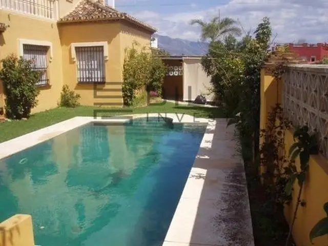 Villa en Marbella 4 Dormitorios Piscina Privada Vistas al Mar