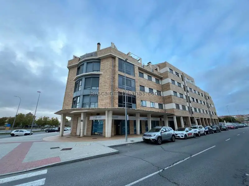 Local Comercial 304 m2 Ávila Trasteros Incluidos