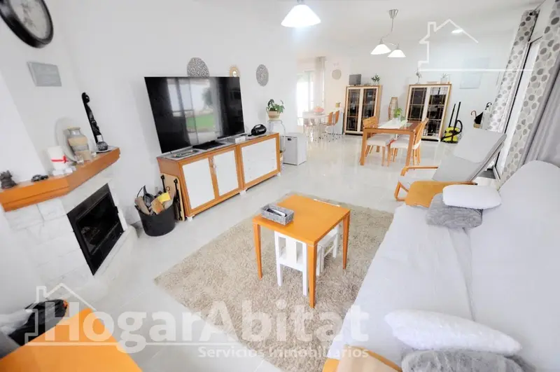 Chalet en venta Riba roja de Túria con piscina y garaje