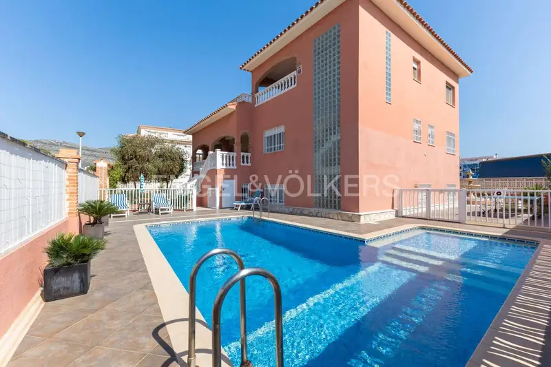 Chalet en Venta en Oropesa del Mar Cerca de la Playa