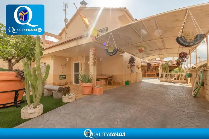 Chalet 3 Dormitorios Orito Monforte del Cid Piscina Jardin
