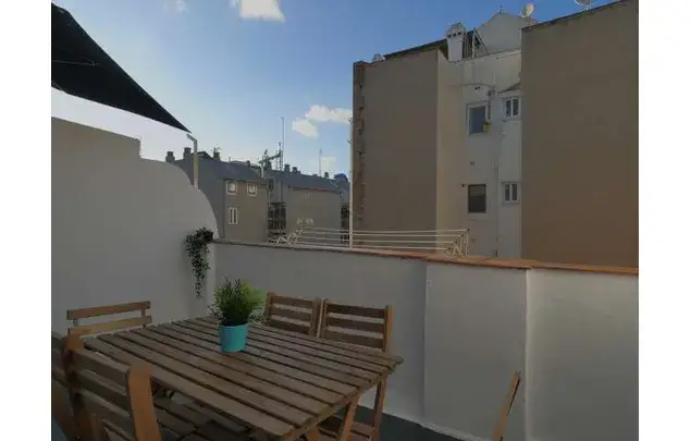 Apartamento 6 Dormitorios en Barcelona con Terraza