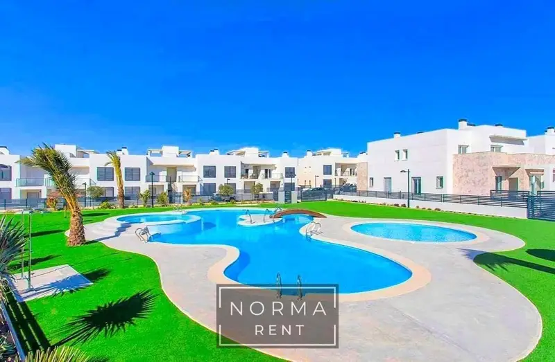 Adosado en alquiler en Aguas Nuevas, Torrevieja, Alicante
