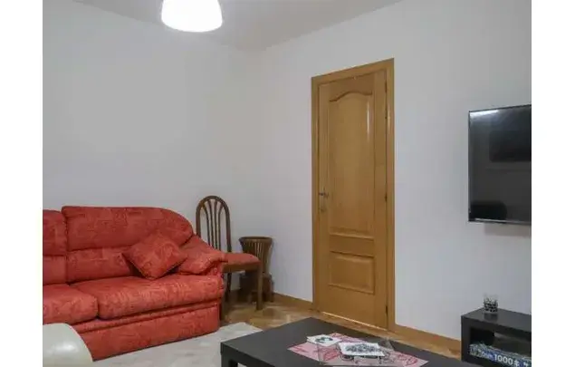 Alquiler de Habitaciones en Madrid  Piso Amueblado 9 Dormitorios