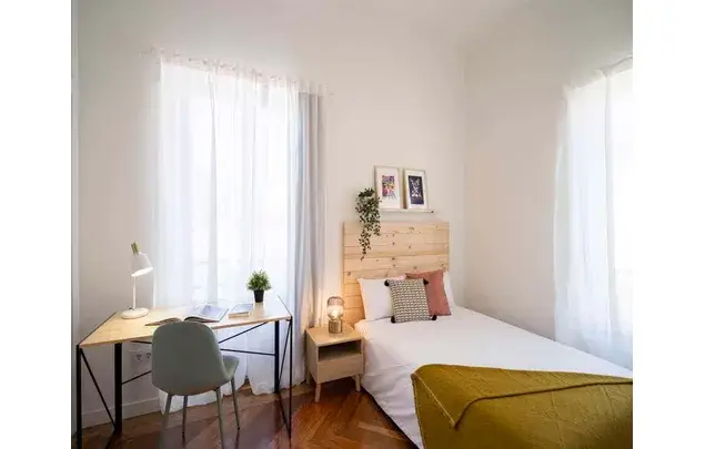 Habitacion 555m2 Madrid Alquiler Estancia Media Larga