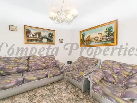 Casa de Pueblo de 4 Dormitorios en Cómpeta