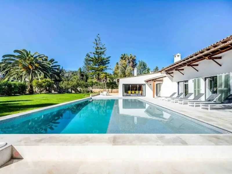 Chalet de Lujo en Son Vida Mallorca con Piscina y Domótica