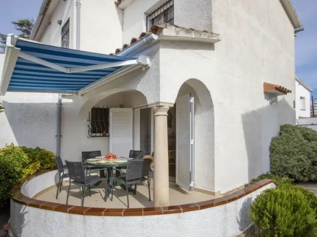 Casa Adosada 3 Dormitorios L'Escala Playa Cercana