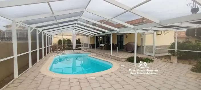 Villa 3 Dormitorios Piscina Taller Venta Partaloa