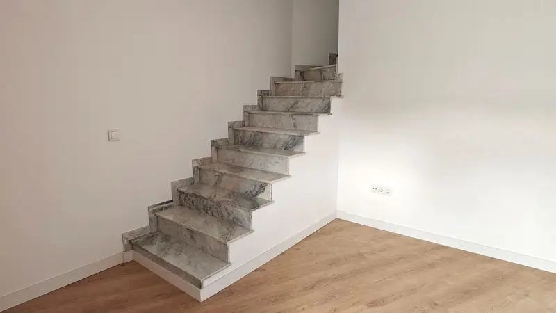 Adosado en Buñol con 4 habitaciones y garaje amplio