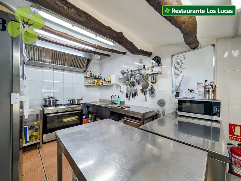 Finca Rustica con Restaurante y 4 Casas - Oportunidad de Negocio