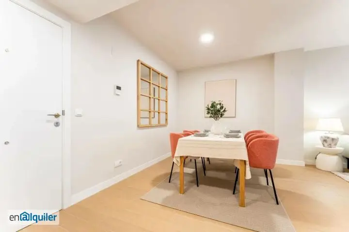 Pisos en Sevilla:  Nuevo Complejo Residencial con Piscina y Gimnasio
