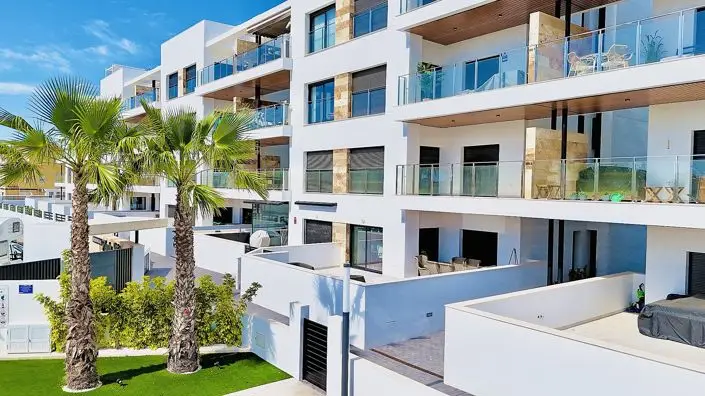 Atico 2 Dormitorios Playa Flamenca Vistas al Mar Solarium Privado