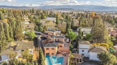 Chalet de Lujo en Venta 8 Dormitorios Albolote