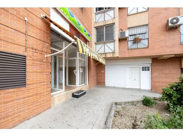 Heladeria en Venta Granada 65m2  Negocio Establecido