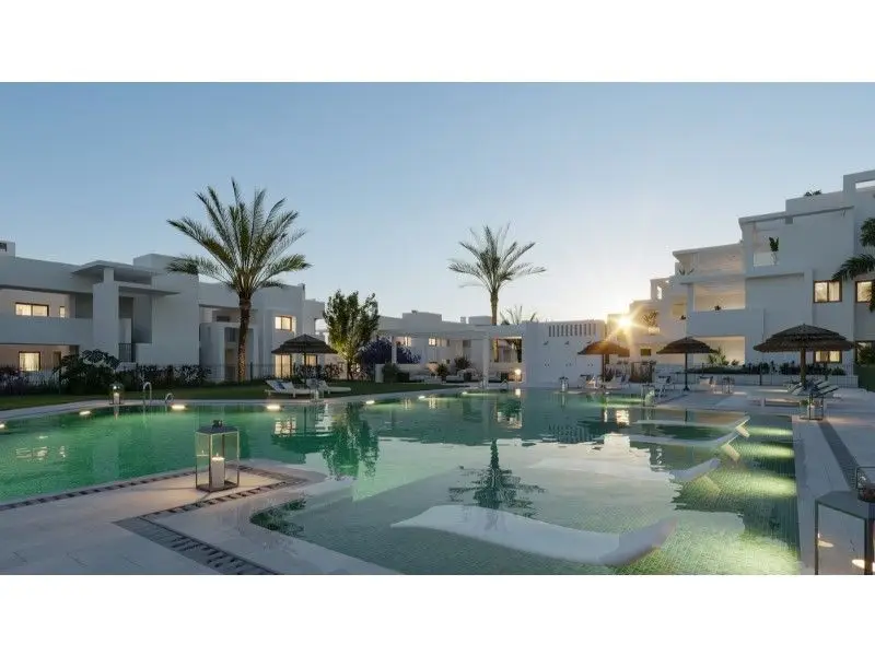 Venta Ático Lujoso Estepona 3 Dormitorios Jacuzzi Vistas Mar