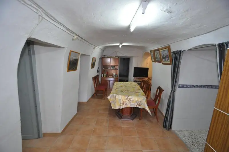 Casa Cueva 4 Dormitorios Pinoso Alicante