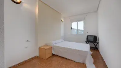 Apartamento en Venta Calle Cáritas 2 Dormitorios Piscina y Garaje